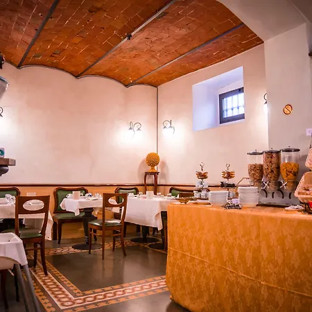 Hotel Della Robbia 3*