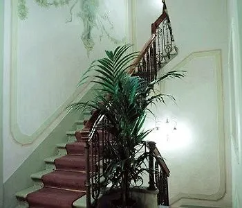 Отель Della Robbia Флоренция